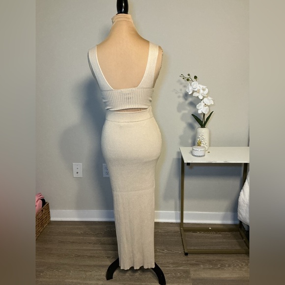 Sincerely Jules Elegant Cream Ribbed Two-Piece Set - Picture 2 of 8
